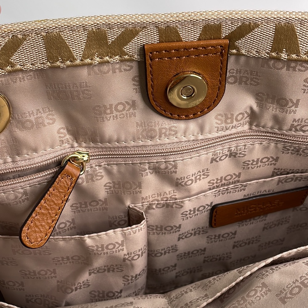 Michael Kors Jet Set Travel Monogram Tote ACC359 - Picture 5 of 9